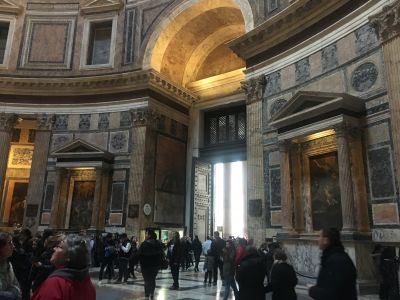 The Parthenon, like all churches in Rome, is free to visit and amazingly opulent