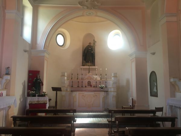 Inside the tiny Chiesa di Santa Lucia e San Pasquale