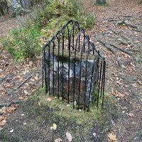 Flood marker and memorial to the 'Muckle Floods' of 1829